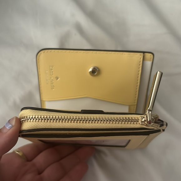 nwt super cute katespade wallet - Picture 3 of 3